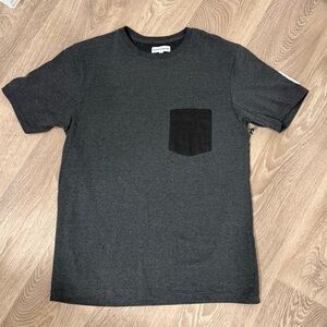 BOWERY & BRÖOME Men's Charcoal Tee with Black Pocket Size Medium